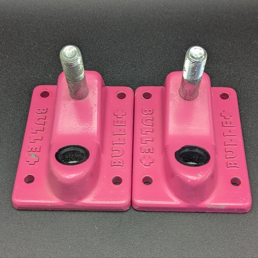 Vintage Pair Bullet Skateboard Pink Truck Baseplates & Kingpin Base Plates